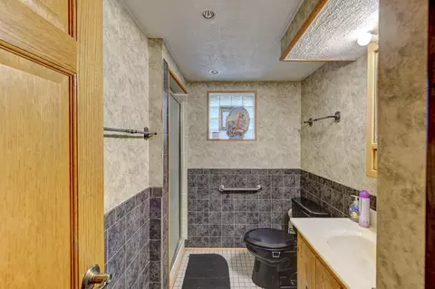 Bath - 505 Osage Dr, Dyer, IN 46311 photo 4 of 4