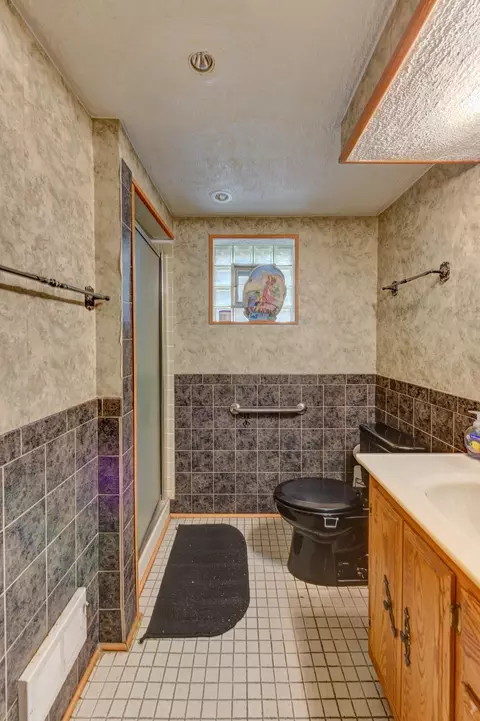 Bath - 505 Osage Dr, Dyer, IN 46311 photo 3 of 4