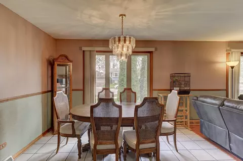 Dining - 505 Osage Dr, Dyer, IN 46311 photo 1 of 2