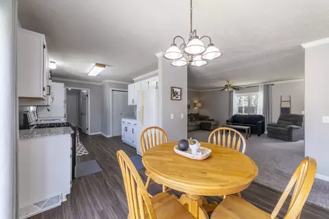 Dining - 1040 Elm St, Griffith, IN 46319 photo 2 of 2