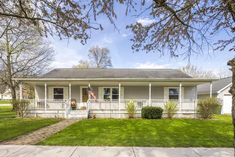Exterior - 1040 Elm St, Griffith, IN 46319 photo 1 of 2