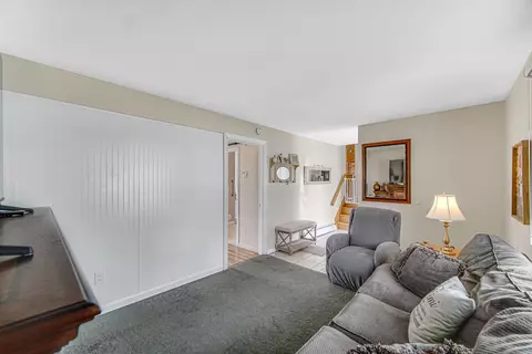 Living - 8 Northview Dr, Valparaiso, IN 46383 photo 3 of 4