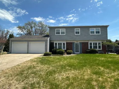 789 Fox River Rd, Valparaiso, IN 46385