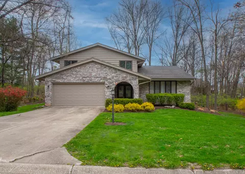 388 Devon Rd, Valparaiso, IN 46385