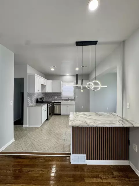 725 Polk St, Gary, IN 46402 photo 9