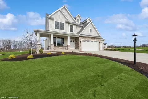 2903 Whispering Brook Ln, Valparaiso, IN 46385