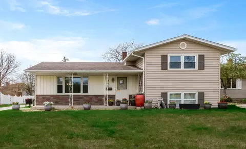 1844 Tulip Ln, Munster, IN 46321