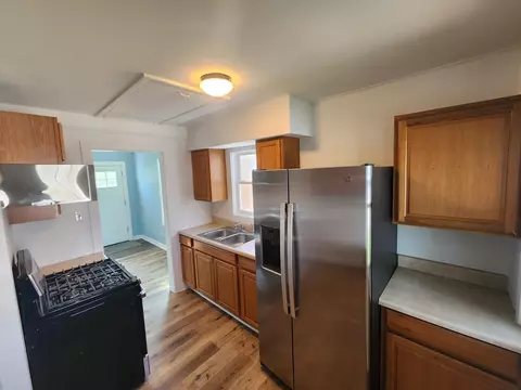 Kitchen - 7740 Old Columbia Ave, Hammond, IN 46324 photo 2 of 2