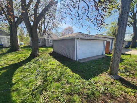 Exterior - 7740 Old Columbia Ave, Hammond, IN 46324 photo 3 of 5