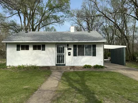 Exterior - 841 Pierce St, Gary, IN 46402 photo 4 of 5