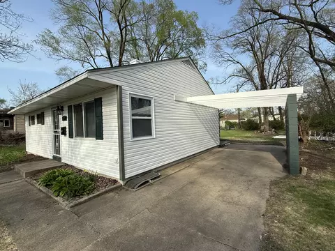 Exterior - 841 Pierce St, Gary, IN 46402 photo 2 of 5