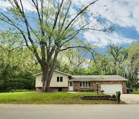 211 Melody Ln, Kouts, IN 46347