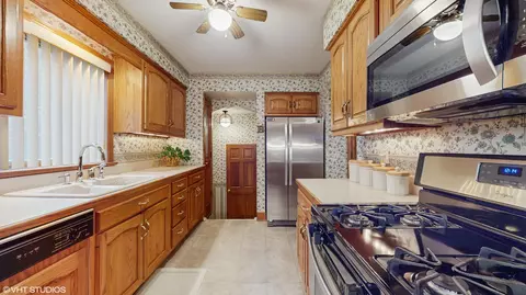 1503 Parkview Ave, Whiting, IN 46394 photo 11