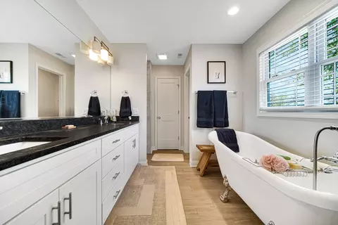 Bath - 8012 Beech Ave, Munster, IN 46321 photo 1 of 5