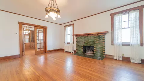 531 E Joliet St, Crown Point, IN 46307 photo 5