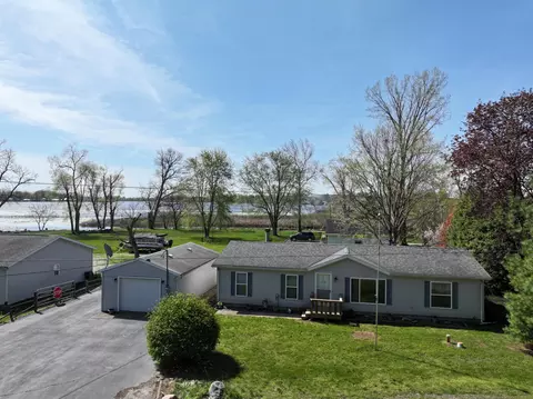 1878 N 675, Kewanna, IN 46939