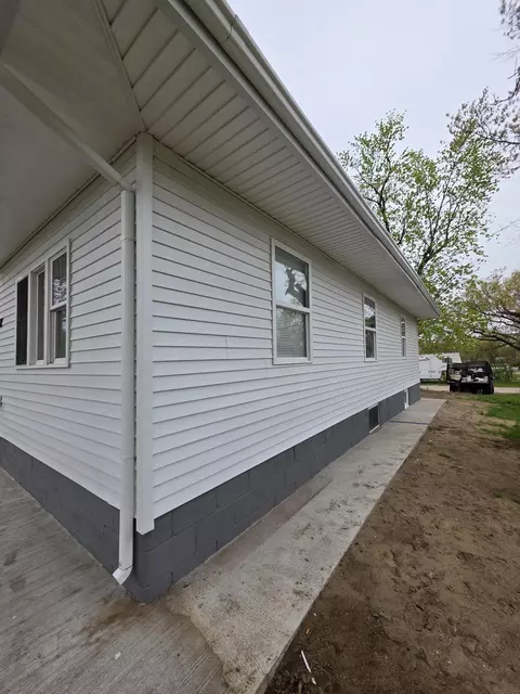 Exterior - 1103 E Ridge Rd, Gary, IN 46409 photo 5 of 8