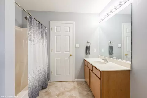 925 Flagstone Dr, Dyer, IN 46311 photo 7