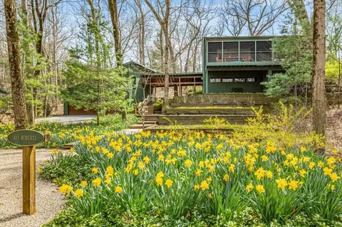 411 E Roberts Ave, Beverly Shores, IN 46301