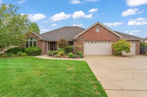 1757 Silver Hawk Dr, Crown Point, IN 46307 photo 3