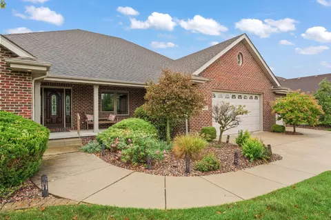 1757 Silver Hawk Dr, Crown Point, IN 46307 photo 1