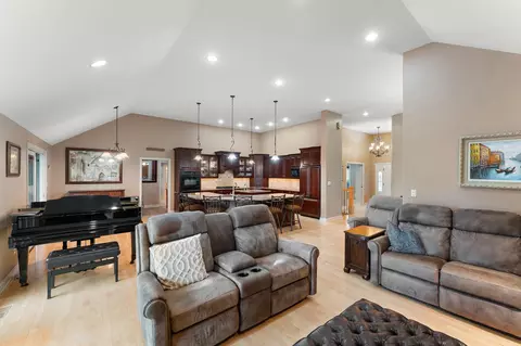 1757 Silver Hawk Dr, Crown Point, IN 46307 photo 11