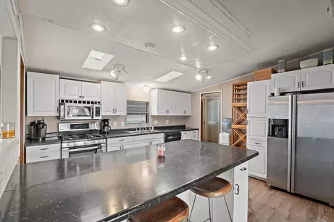 Kitchen - 548 E 1400, Kouts, IN 46347 photo 14 of 17