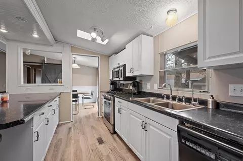 Kitchen - 548 E 1400, Kouts, IN 46347 photo 16 of 17