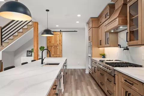 Kitchen - 548 E 1400, Kouts, IN 46347 photo 5 of 17