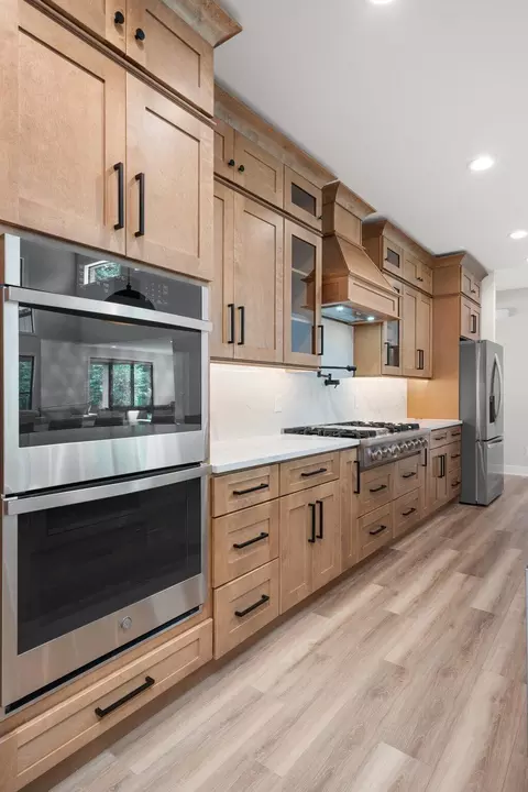 Kitchen - 548 E 1400, Kouts, IN 46347 photo 7 of 17