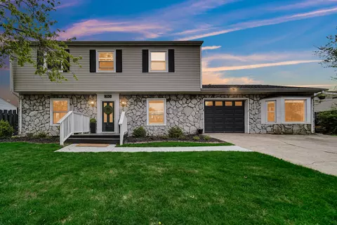 380 Briarwood Dr, Valparaiso, IN 46385