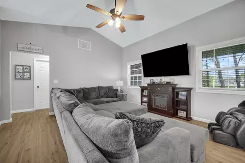 173 E 1100, Wheatfield, IN 46392 photo 6