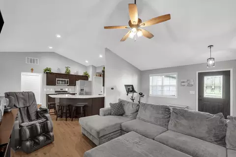 173 E 1100, Wheatfield, IN 46392 photo 5