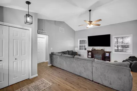 173 E 1100, Wheatfield, IN 46392 photo 3