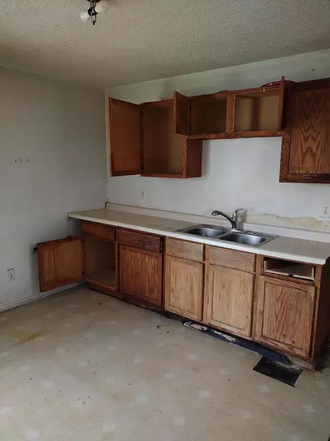 2395 Jennings St, Gary, IN 46404 photo 3