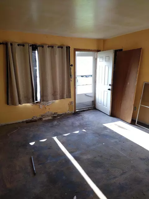 2395 Jennings St, Gary, IN 46404 photo 2