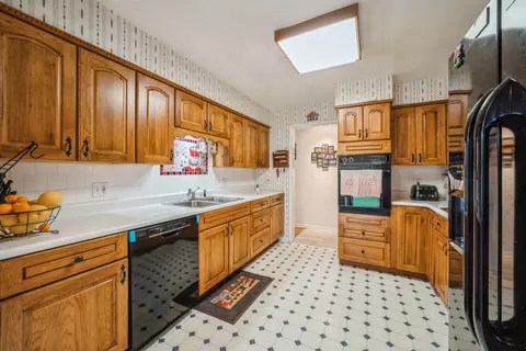 Kitchen - 712 Elm St, Griffith, IN 46319 photo 1 of 2