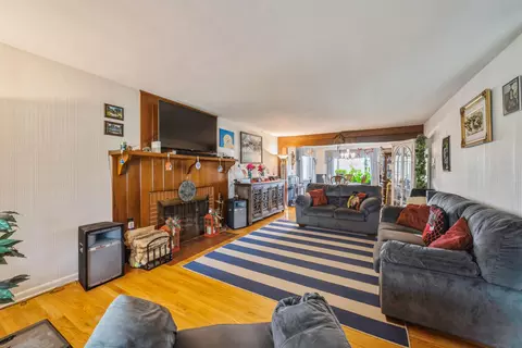 Living - 712 Elm St, Griffith, IN 46319 photo 1 of 1