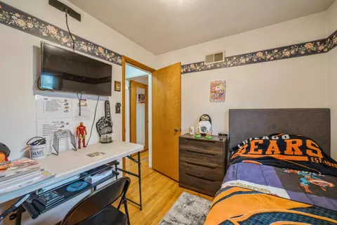 Bedroom - 712 Elm St, Griffith, IN 46319 photo 3 of 3