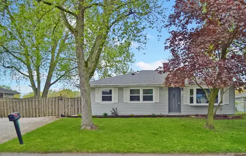 748 Timberline Pkwy, Valparaiso, IN 46385