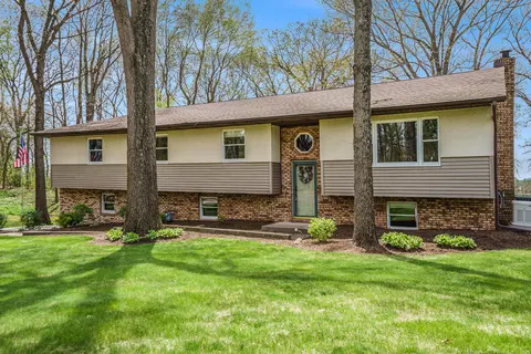 72 Sheila Ln, Valparaiso, IN 46385