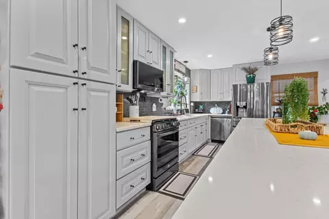 Kitchen - 8128 Monroe Ave, Munster, IN 46321 photo 4 of 10