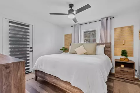 Bedroom - 8128 Monroe Ave, Munster, IN 46321 photo 4 of 12