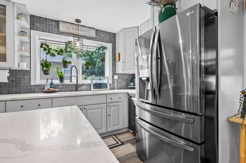Kitchen - 8128 Monroe Ave, Munster, IN 46321 photo 9 of 10