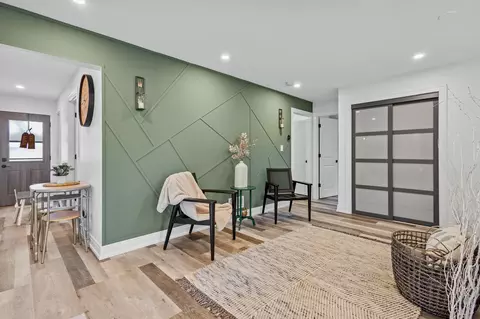 Entry Way - 8128 Monroe Ave, Munster, IN 46321 photo 1 of 6
