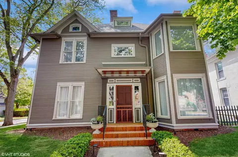 301 Washington St, Valparaiso, IN 46383