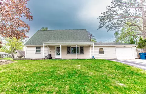 728 Long Run Rd, Valparaiso, IN 46385