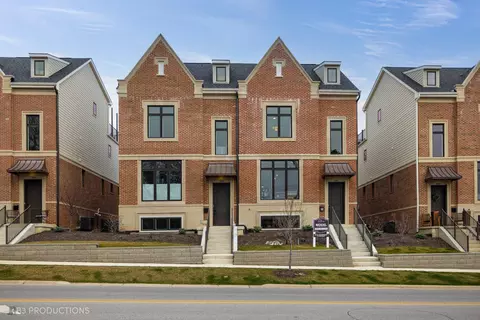 107 Valparaiso St, Valparaiso, IN 46383