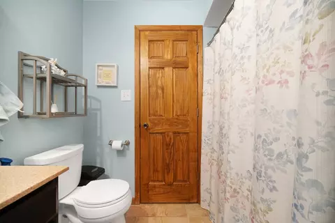 Bath - 519 Hillside Dr, Dyer, IN 46311 photo 2 of 3