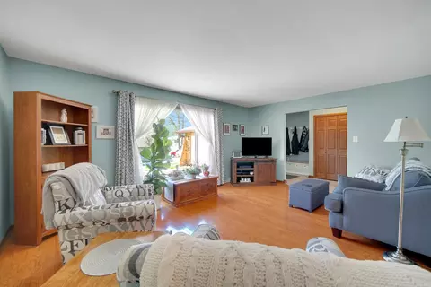 Living - 519 Hillside Dr, Dyer, IN 46311 photo 1 of 4